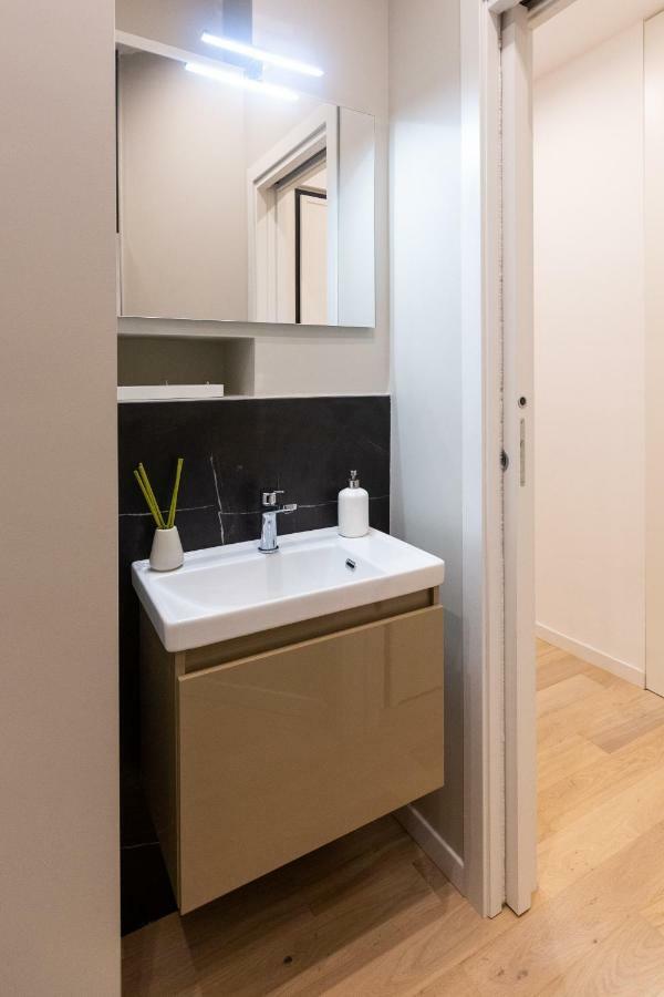 Apartment Bocconi 1 Милано Екстериор снимка